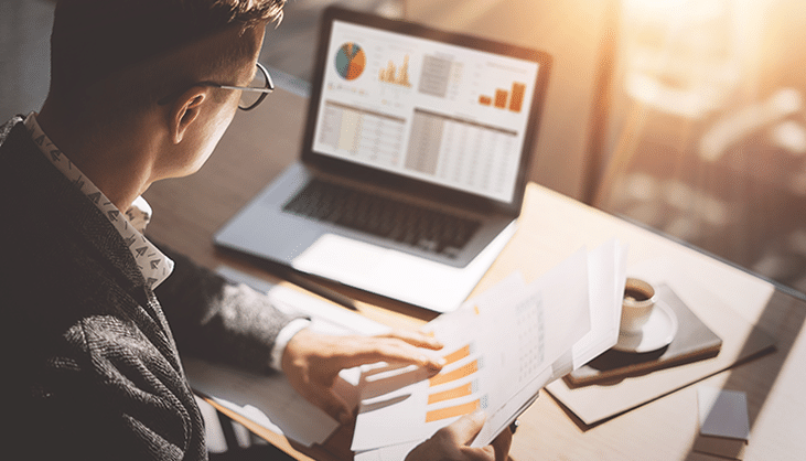 Quais são as vantagens de implantar um sistema de gestão online?