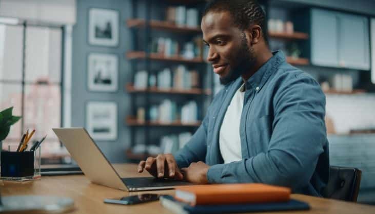 Como ferramentas digitais auxiliam no home office?